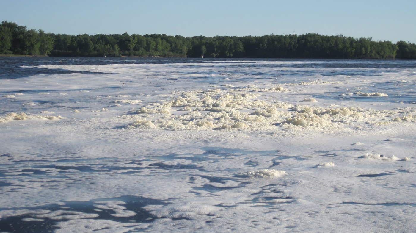 What Causes Foam on Rivers?