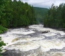 800px-Dumoine_River_Grand_Chute,_Quebec